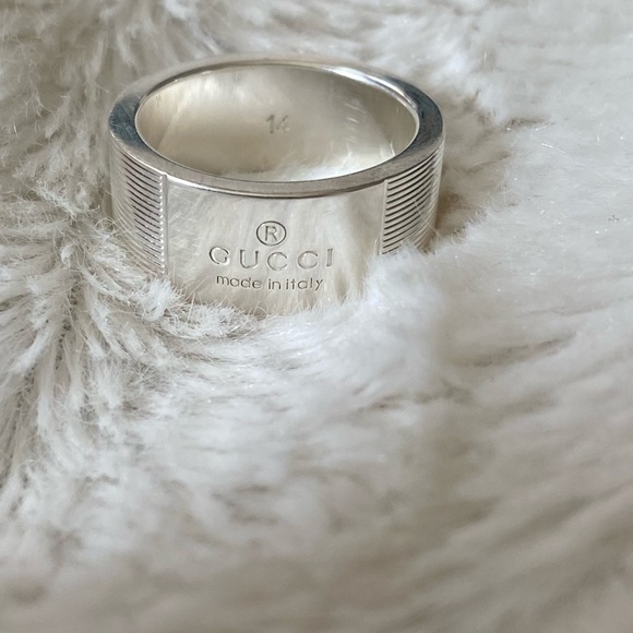 * SOLD * Gucci Size 7 trademark striped ring - Picture 2 of 2
